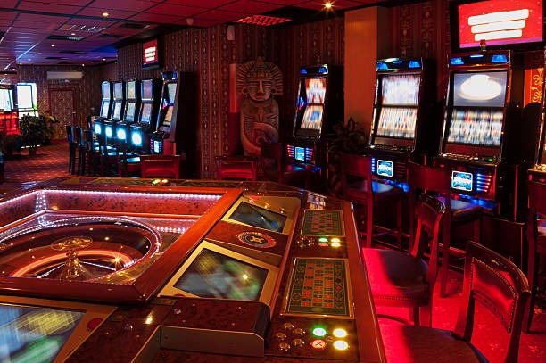 pisangbet login app running on Android phone showing live blackjack table with dealer