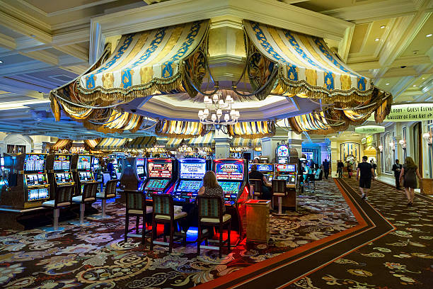 Live dealer at Hongkong Pools blackjack table on pisangbet login mobile app
